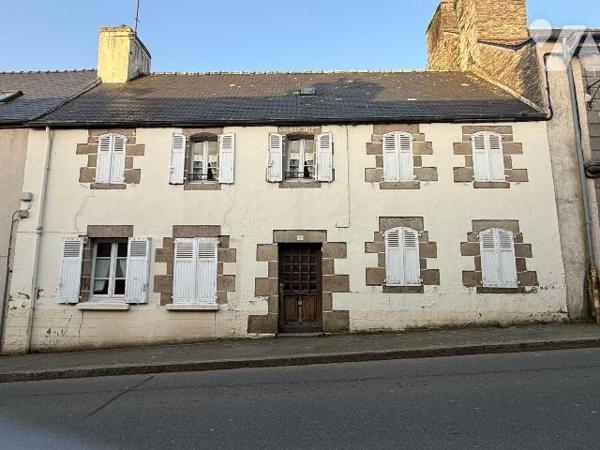 A VENDRE, PLESTIN LES GREVES 
En plain centre de la commune, découvrir cette grande maison d'h...