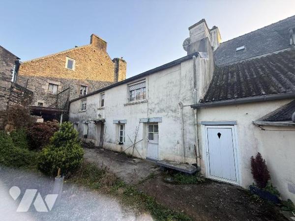 A VENDRE, PLESTIN LES GREVES 
En plain centre de la commune, découvrir cette grande maison d'h...