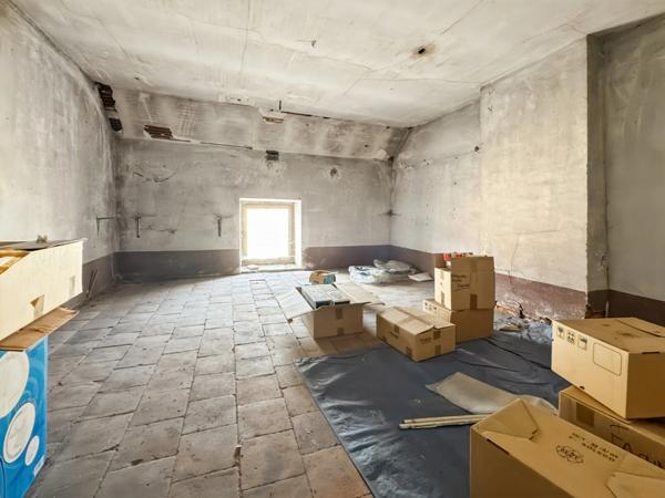 Maison de village - à vendre 7 pièces proche de LA CLAYETTE (71) - 185 m² - terrain 1235 m²