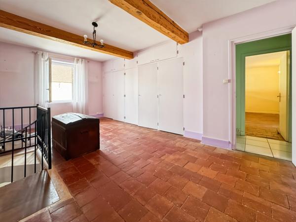 Maison de village - à vendre 7 pièces proche de LA CLAYETTE (71) - 185 m² - terrain 1235 m²