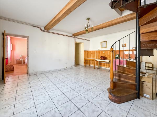 Maison de village - à vendre 7 pièces proche de LA CLAYETTE (71) - 185 m² - terrain 1235 m²