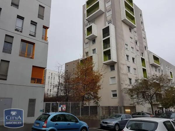 Parking à louer 12m² Évry-Courcouronnes (91000)