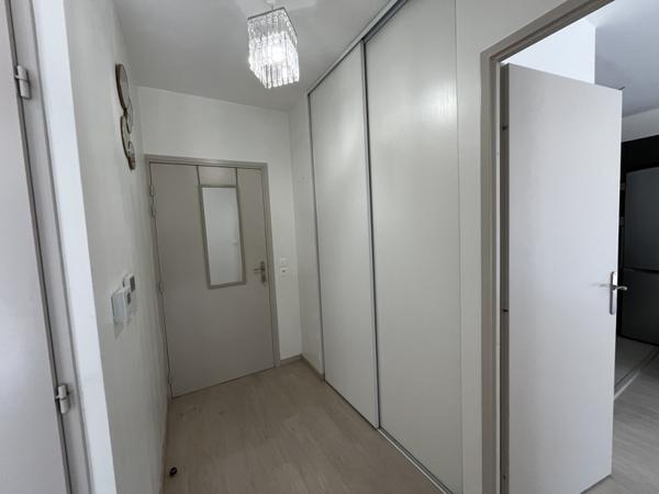 Appartement à louer 1 200 € CC Persan 3 p 58 m² DPE C