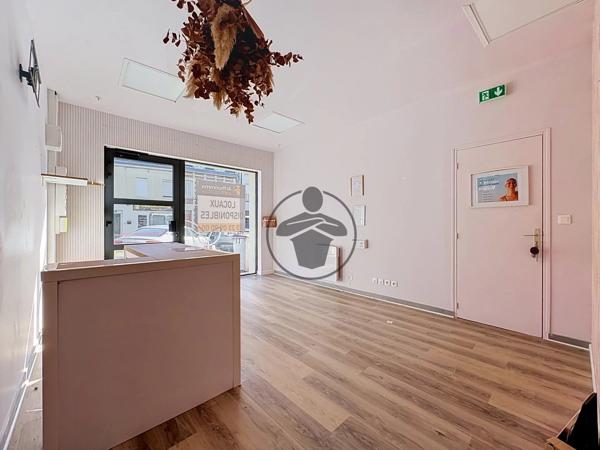 Location                                                      Bureau
                        
                     4 pièces                      44 m2                     à Saint-Quentin