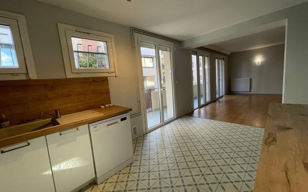 Appartement à vendre    4 pièces • 120 m2 Romans-sur-Isère