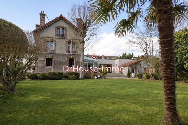 Maison à vendre 10 pièces de 329 m²