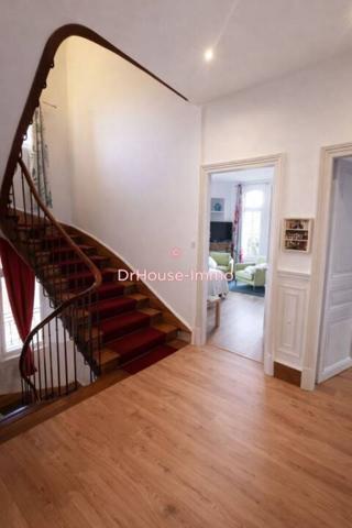 Maison à vendre 10 pièces de 329 m²