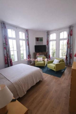 Maison à vendre 10 pièces de 329 m²