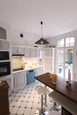 Maison à vendre 10 pièces de 329 m²