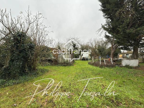 Terrain à vendre CHATELLERAULT (86) Terrain de loisirs 1 465 m² avec puits et cabanons