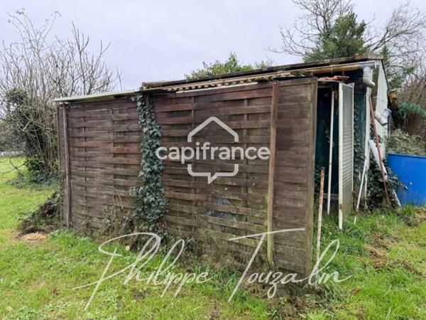 Terrain à vendre CHATELLERAULT (86) Terrain de loisirs 1 465 m² avec puits et cabanons