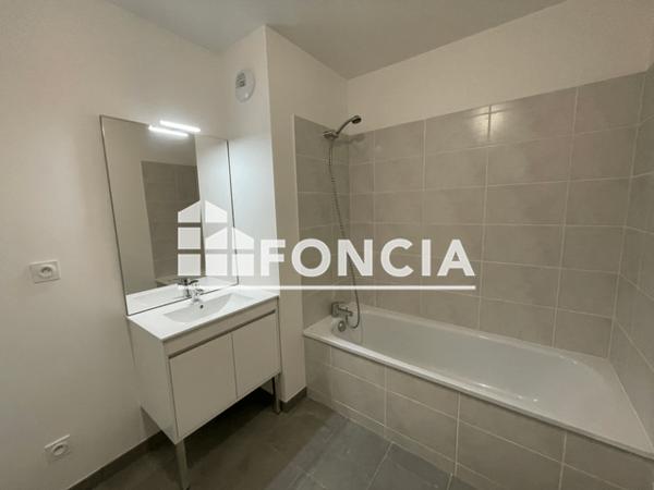 Location Appartement 3 pièces 74.13 m² - RUE LOUIS ARMAND ET EMILE FROISSART Reims 51100