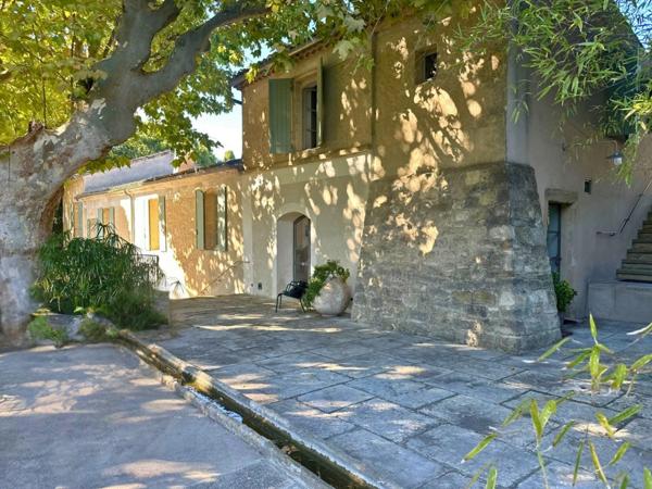 RARE : Offrez-vous une magnifique Propriete ( mas de 10 pièces et 2.6 hectares de parc ) aux portes de SOMMIERES (30)