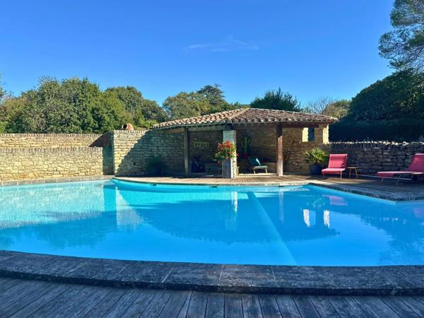 RARE : Offrez-vous une magnifique Propriete ( mas de 10 pièces et 2.6 hectares de parc ) aux portes de SOMMIERES (30)