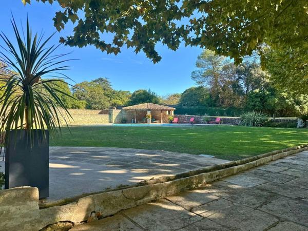 RARE : Offrez-vous une magnifique Propriete ( mas de 10 pièces et 2.6 hectares de parc ) aux portes de SOMMIERES (30)