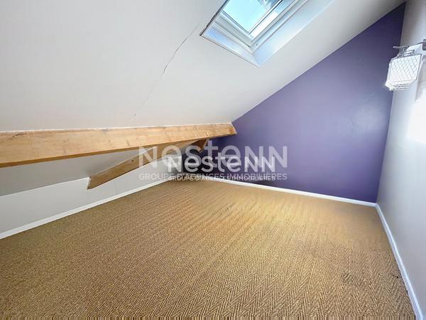 A vendre maison-appartement  en duplex à Fontenay Le Fleury avec garage et jardin-terrasse .