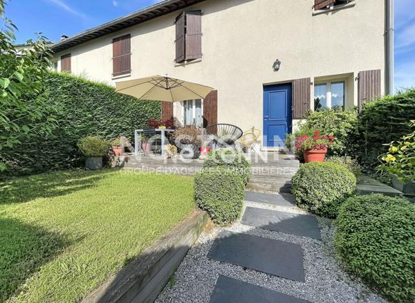 A vendre maison-appartement  en duplex à Fontenay Le Fleury avec garage et jardin-terrasse .