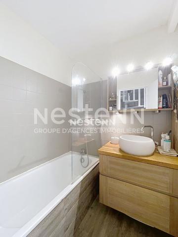 A vendre maison-appartement  en duplex à Fontenay Le Fleury avec garage et jardin-terrasse .