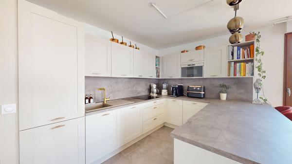 Appartement Chatenay Malabry 3 pièce(s) 72.81 m2 ; Terrasse 25m2 ; La Vallée ; T10 ; Commerces ; Ecoles ;