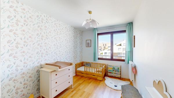 Appartement Chatenay Malabry 3 pièce(s) 72.81 m2 ; Terrasse 25m2 ; La Vallée ; T10 ; Commerces ; Ecoles ;