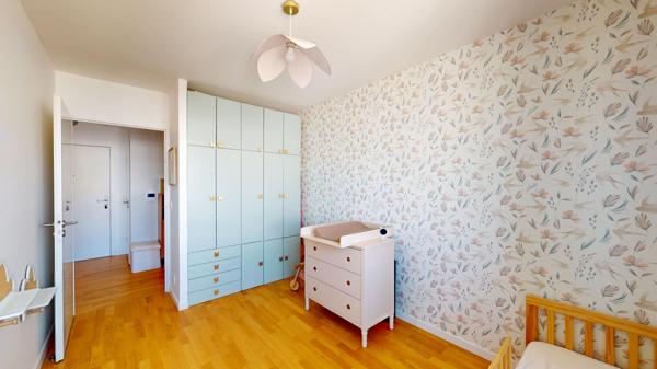 Appartement Chatenay Malabry 3 pièce(s) 72.81 m2 ; Terrasse 25m2 ; La Vallée ; T10 ; Commerces ; Ecoles ;