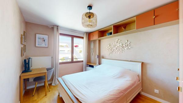 Appartement Chatenay Malabry 3 pièce(s) 72.81 m2 ; Terrasse 25m2 ; La Vallée ; T10 ; Commerces ; Ecoles ;