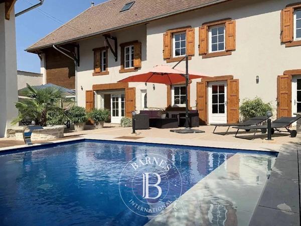 Bourgoin-Jallieu, Ferme 3 Chambres -  200 m² à vendre