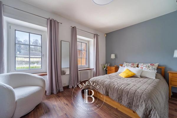 Bourgoin-Jallieu, Ferme 3 Chambres -  200 m² à vendre