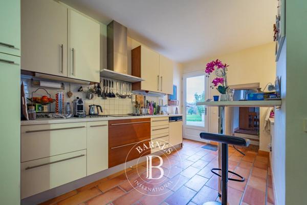 Bourgoin-Jallieu, Ferme 3 Chambres -  200 m² à vendre