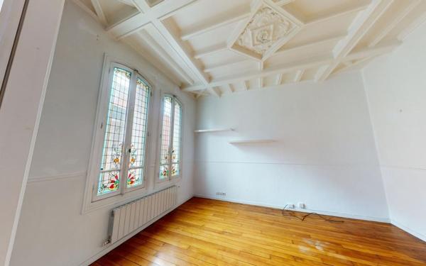 Appartement à vendre    4 pièces • 76,55 m2 Asnières-sur-Seine