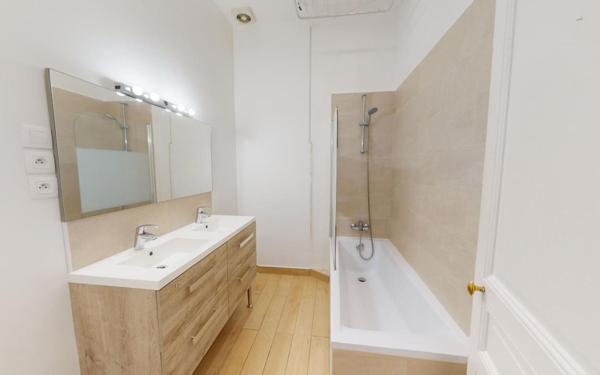 Appartement à vendre    4 pièces • 76,55 m2 Asnières-sur-Seine