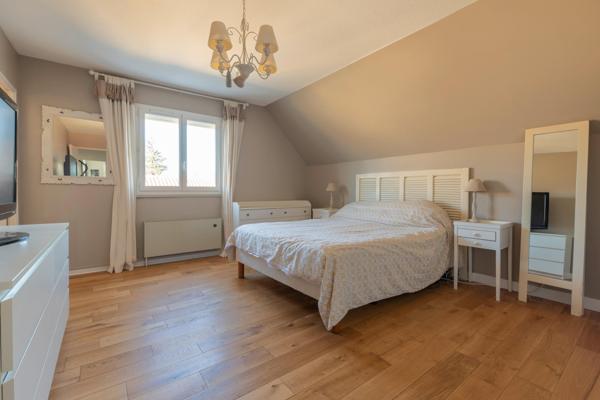 Maison 8 pièces - 202 m² Exclusivité efficity