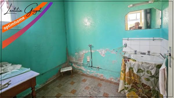 Maison à rénover avec grand terrain – Souvigny (03210)