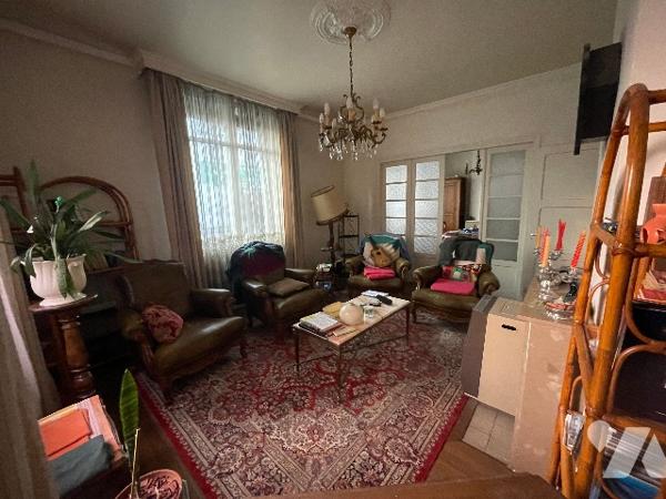 Charmante maison située en centre-ville.