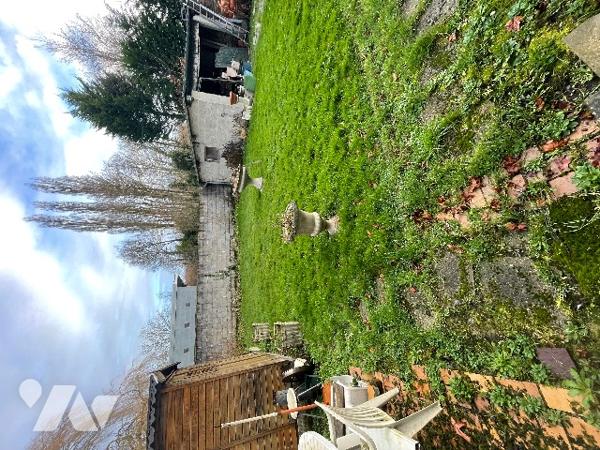 Charmante maison située en centre-ville.