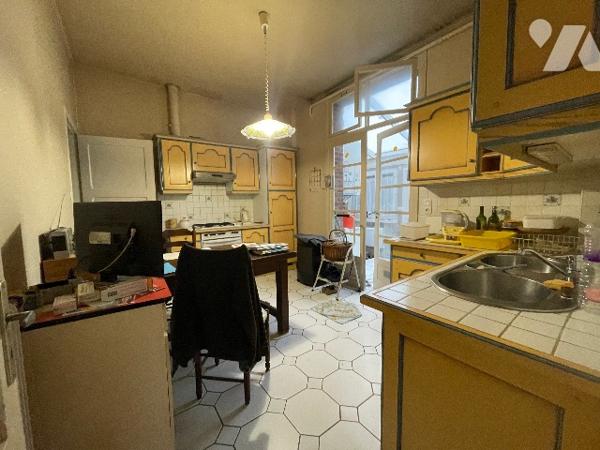 Charmante maison située en centre-ville.