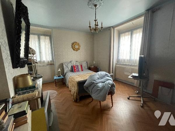 Charmante maison située en centre-ville.