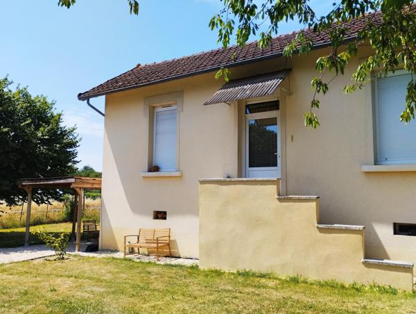 CHARMANTE MAISON DE 2 CHAMBRES AVEC JARDIN SUR ANGOULEME