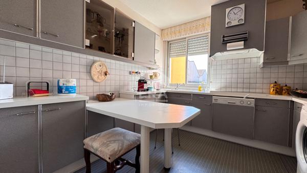 A vendre, centre ville de Périgueux (24000), superbe APPARTEMENT de 137 m2 avec TERRASSE et GARAGE