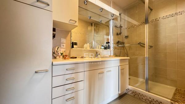 A vendre, centre ville de Périgueux (24000), superbe APPARTEMENT de 137 m2 avec TERRASSE et GARAGE