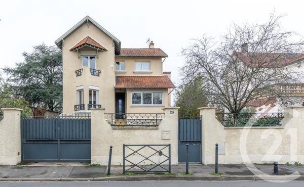 Maison à vendre  8 pièces - 217,87 m2 ST MAUR DES FOSSES - 94