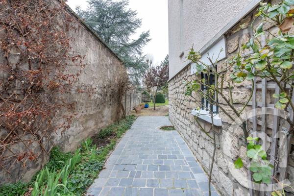 Maison à vendre  8 pièces - 217,87 m2 ST MAUR DES FOSSES - 94