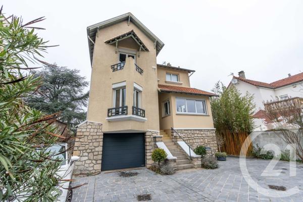 Maison à vendre  8 pièces - 217,87 m2 ST MAUR DES FOSSES - 94