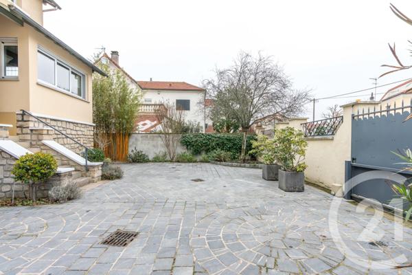 Maison à vendre  8 pièces - 217,87 m2 ST MAUR DES FOSSES - 94