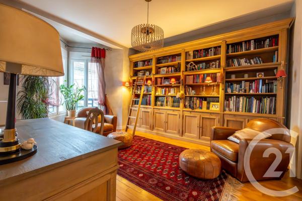 Maison à vendre  8 pièces - 217,87 m2 ST MAUR DES FOSSES - 94