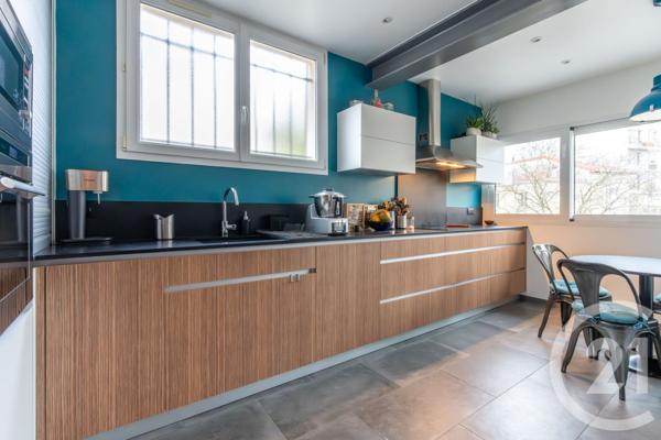 Maison à vendre  8 pièces - 217,87 m2 ST MAUR DES FOSSES - 94