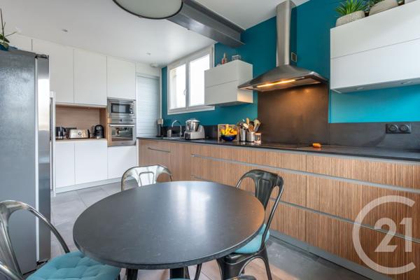 Maison à vendre  8 pièces - 217,87 m2 ST MAUR DES FOSSES - 94