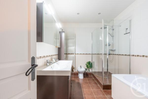 Maison à vendre  8 pièces - 217,87 m2 ST MAUR DES FOSSES - 94