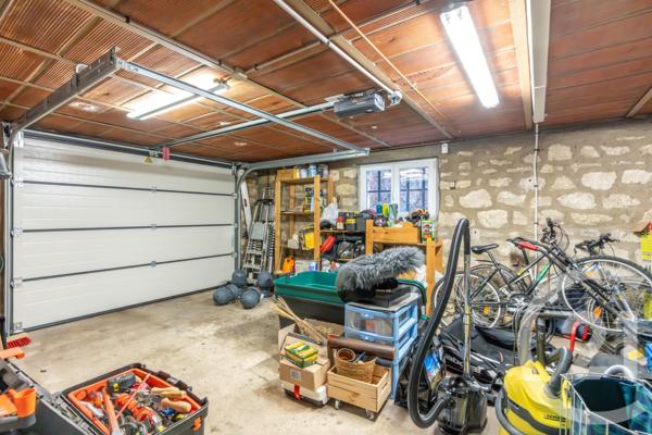 Maison à vendre  8 pièces - 217,87 m2 ST MAUR DES FOSSES - 94