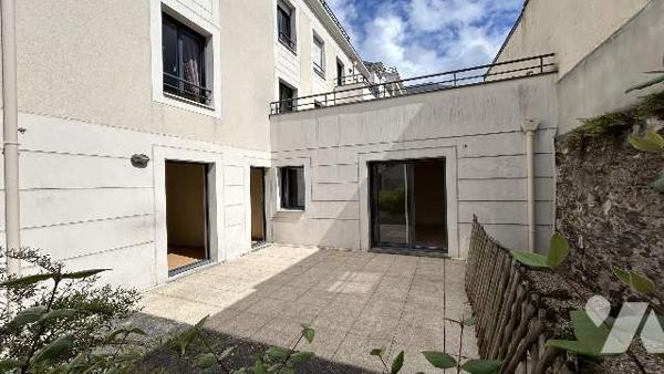 CENTRE-VILLE, APPARTEMENT T3, TERRASSE, GARAGE